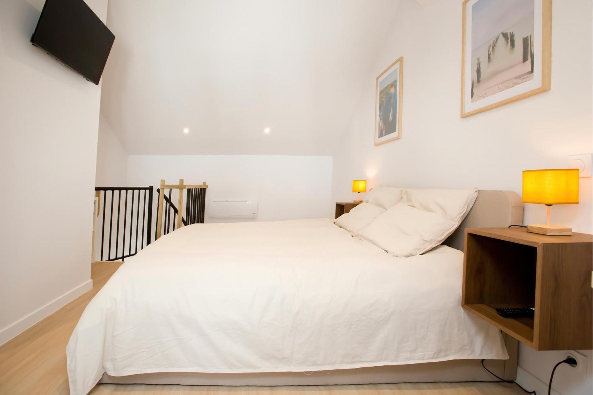 Montsejour - T2 Climatise Avec Filet Et Fauteuil Suspendu Apartment